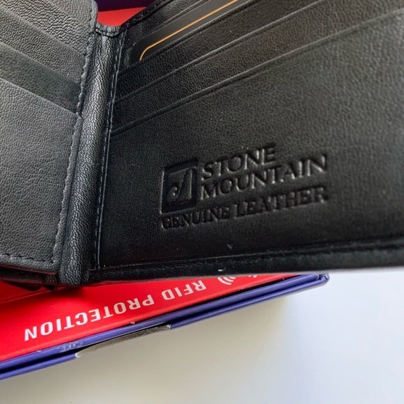 Stone Mountain Leather Wallet - Picture 4 of 10